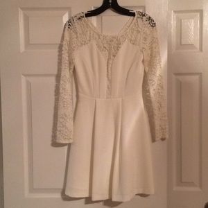 White lace long sleeve nylon/polyester dress